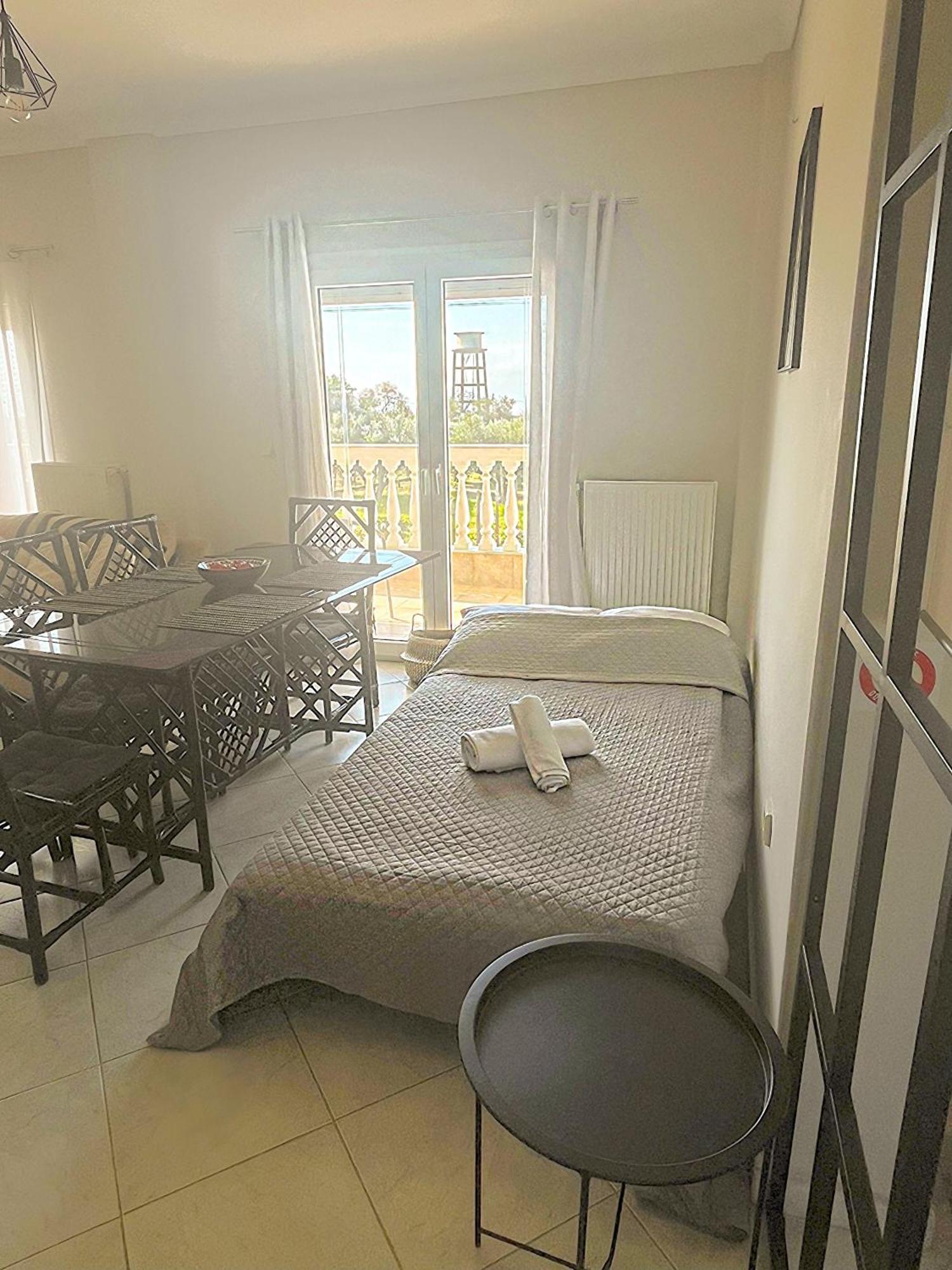 Jacque'S Boutique Suite Солун Стая снимка